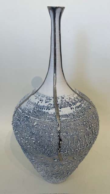 Long neck textured vase with platinum lustre - Alex McCarthy
