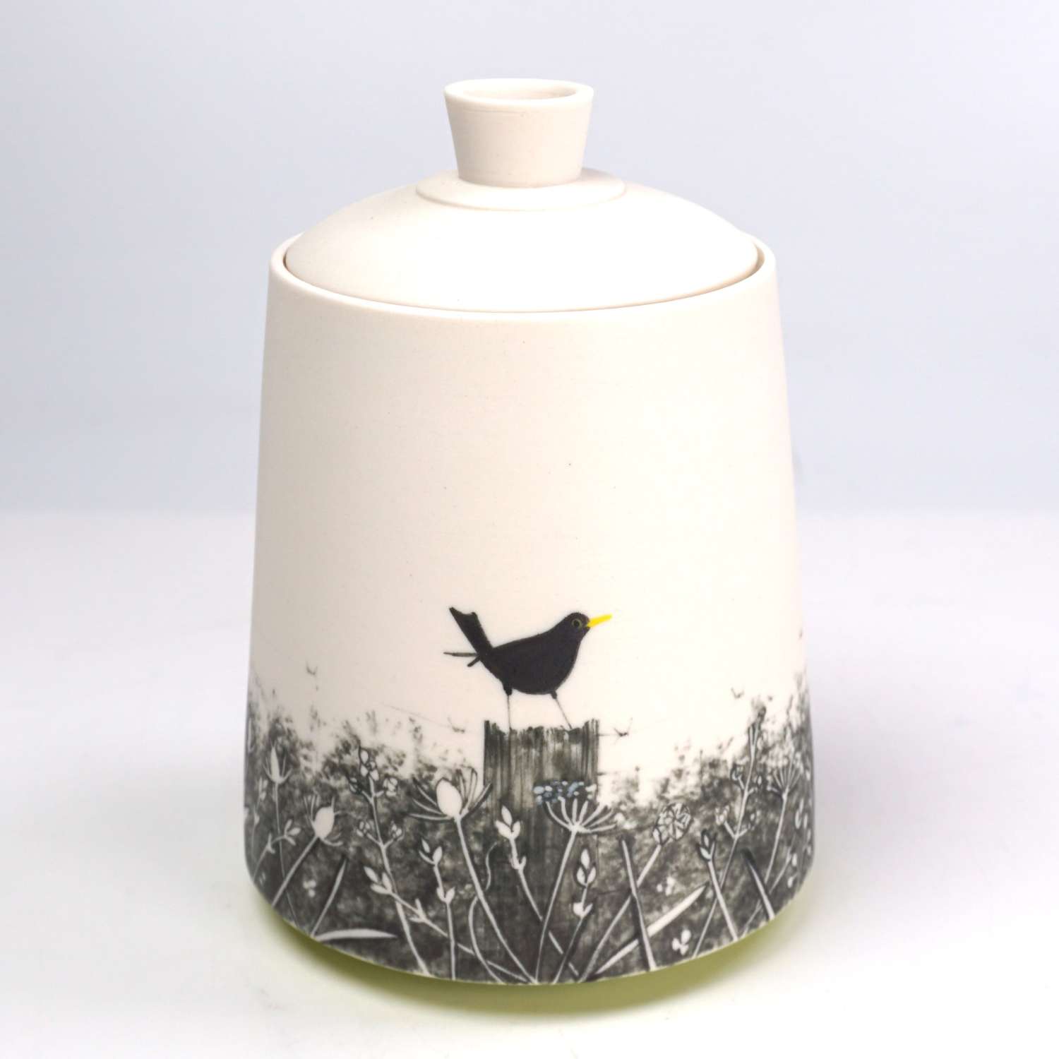 Hedgerow Lidded Pot (Maxi) (BT12)